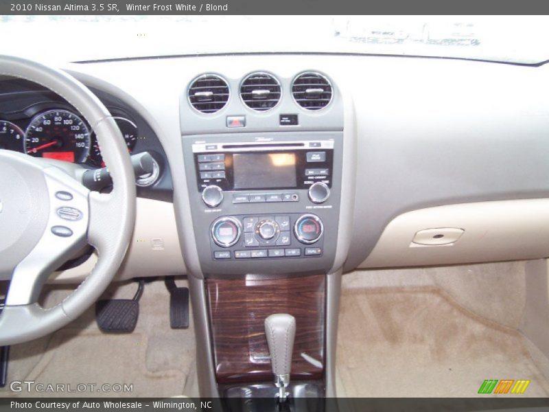 Winter Frost White / Blond 2010 Nissan Altima 3.5 SR