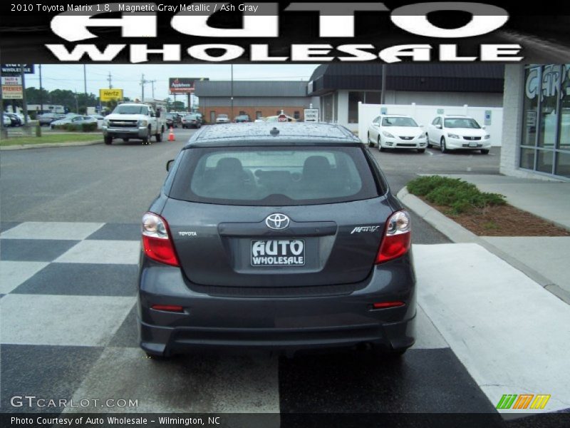 Magnetic Gray Metallic / Ash Gray 2010 Toyota Matrix 1.8