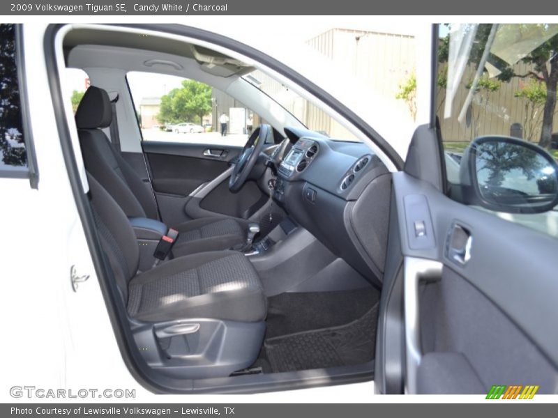 Candy White / Charcoal 2009 Volkswagen Tiguan SE