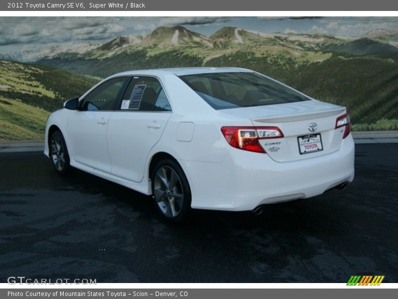 Super White / Black 2012 Toyota Camry SE V6