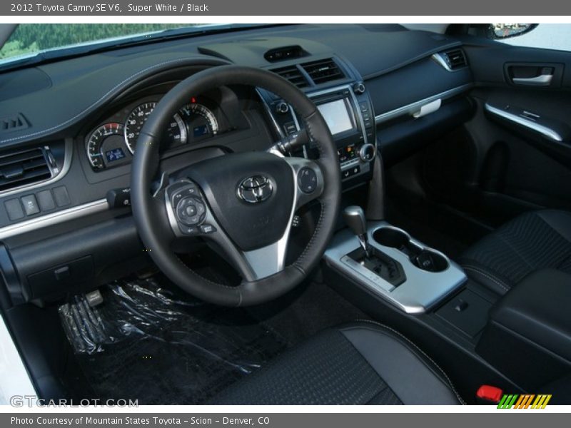 Super White / Black 2012 Toyota Camry SE V6