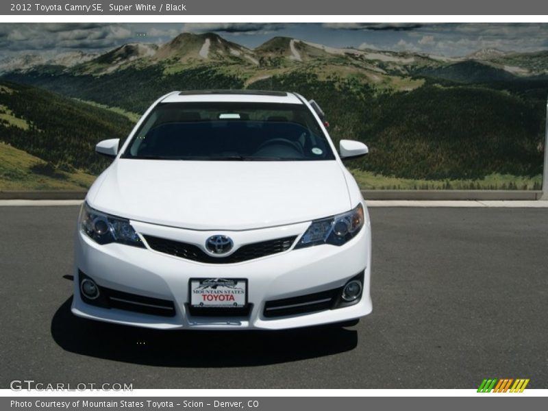 Super White / Black 2012 Toyota Camry SE