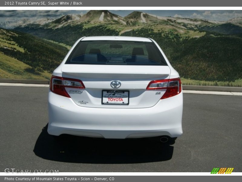 Super White / Black 2012 Toyota Camry SE