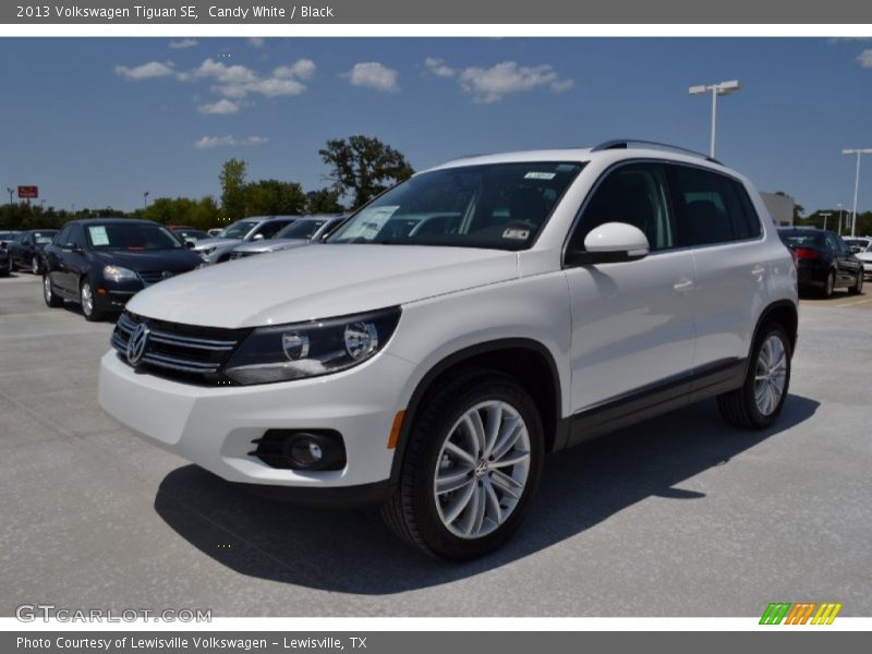 Candy White / Black 2013 Volkswagen Tiguan SE