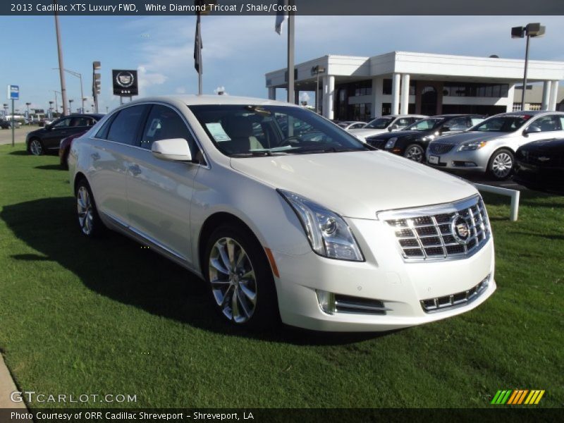 White Diamond Tricoat / Shale/Cocoa 2013 Cadillac XTS Luxury FWD