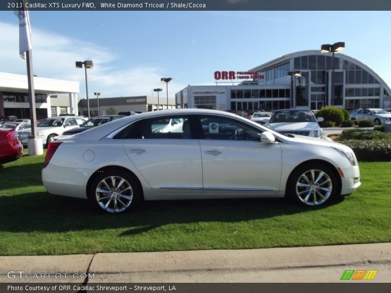 White Diamond Tricoat / Shale/Cocoa 2013 Cadillac XTS Luxury FWD