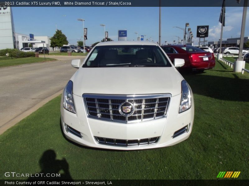  2013 XTS Luxury FWD White Diamond Tricoat