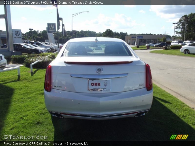 White Diamond Tricoat / Shale/Cocoa 2013 Cadillac XTS Luxury FWD
