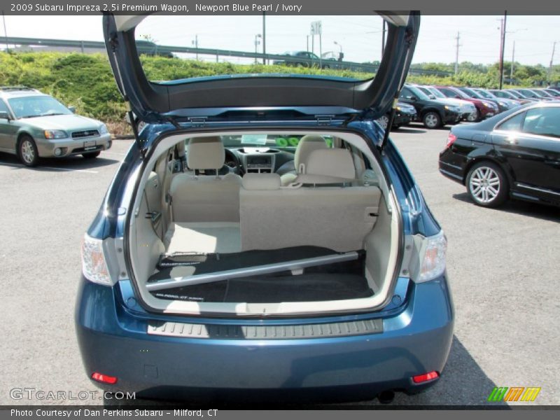 Newport Blue Pearl / Ivory 2009 Subaru Impreza 2.5i Premium Wagon