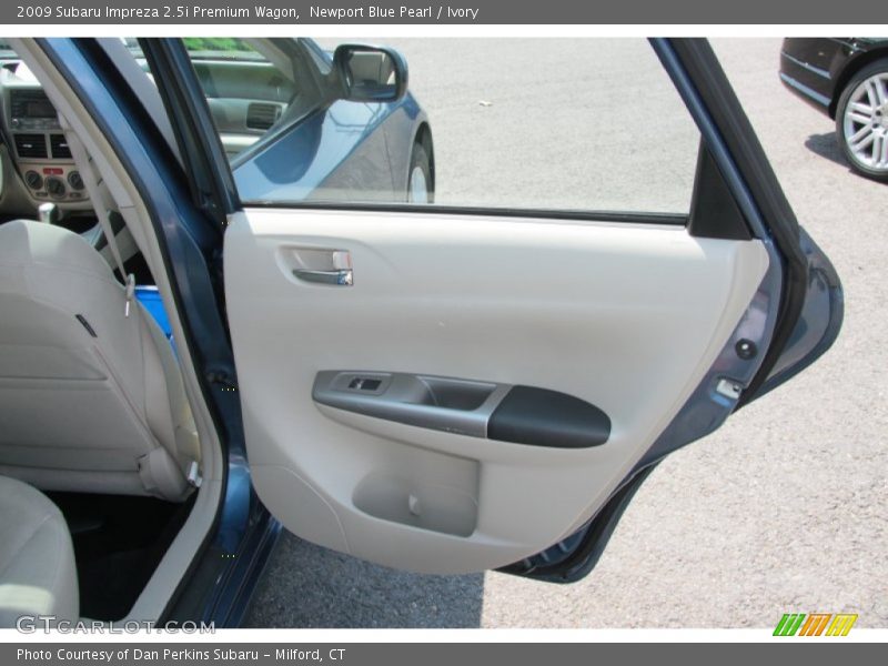 Newport Blue Pearl / Ivory 2009 Subaru Impreza 2.5i Premium Wagon