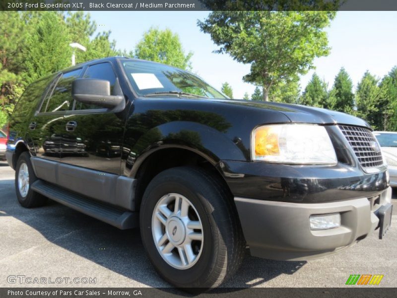 Black Clearcoat / Medium Parchment 2005 Ford Expedition XLT