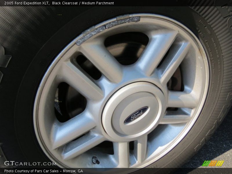 Black Clearcoat / Medium Parchment 2005 Ford Expedition XLT