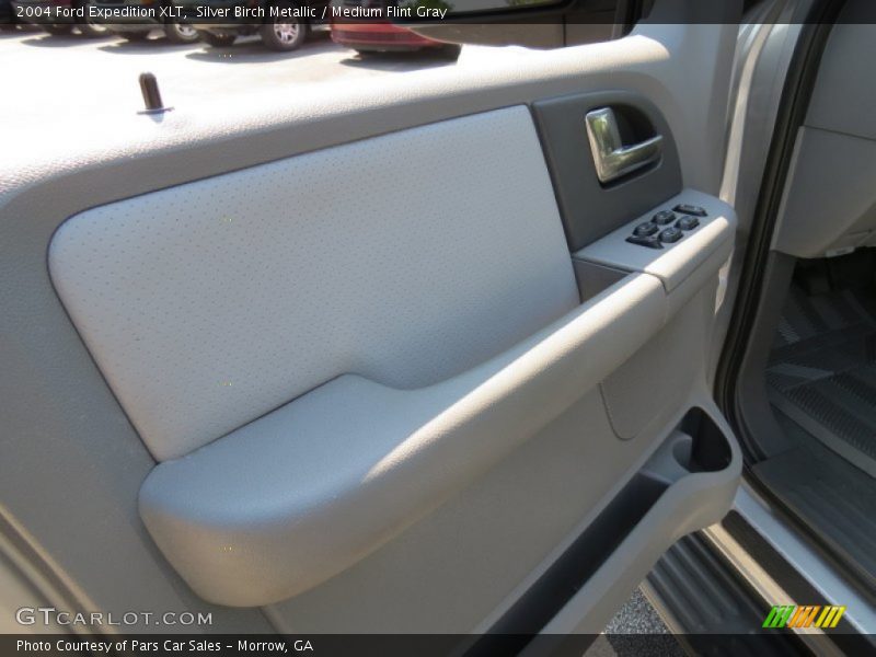 Silver Birch Metallic / Medium Flint Gray 2004 Ford Expedition XLT