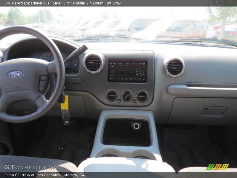 Silver Birch Metallic / Medium Flint Gray 2004 Ford Expedition XLT