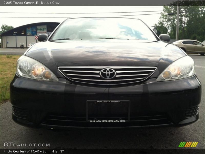 Black / Gray 2005 Toyota Camry LE