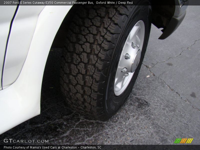 Oxford White / Deep Red 2007 Ford E Series Cutaway E350 Commercial Passenger Bus