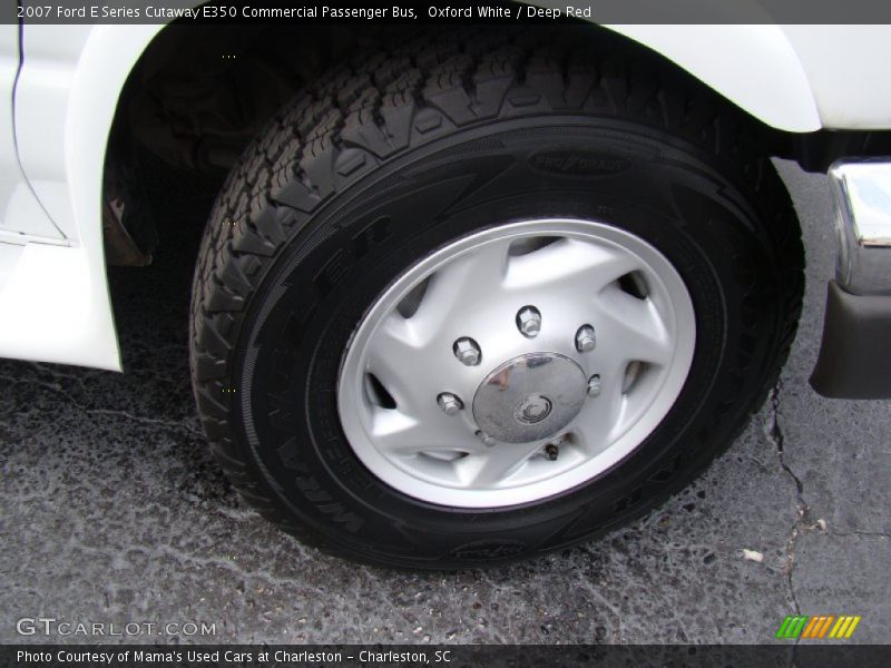 Oxford White / Deep Red 2007 Ford E Series Cutaway E350 Commercial Passenger Bus