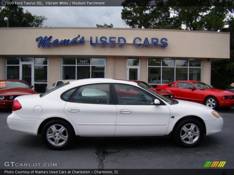 Vibrant White / Medium Parchment 2000 Ford Taurus SEL