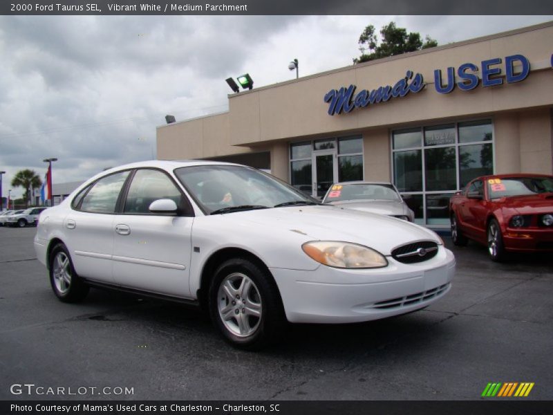 Vibrant White / Medium Parchment 2000 Ford Taurus SEL