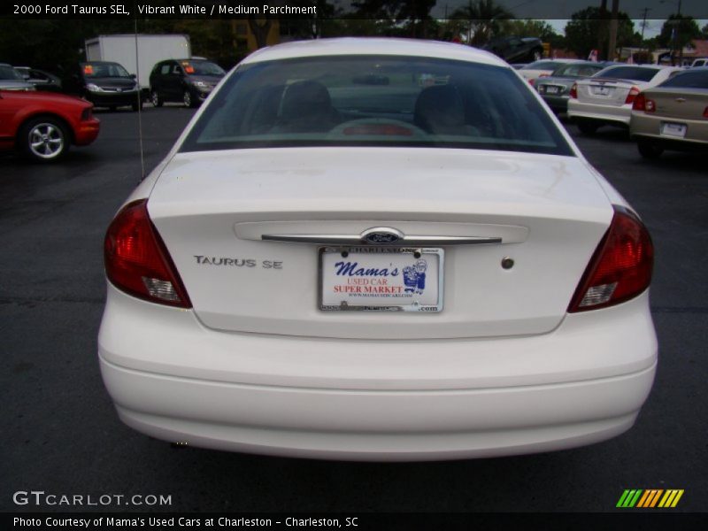 Vibrant White / Medium Parchment 2000 Ford Taurus SEL