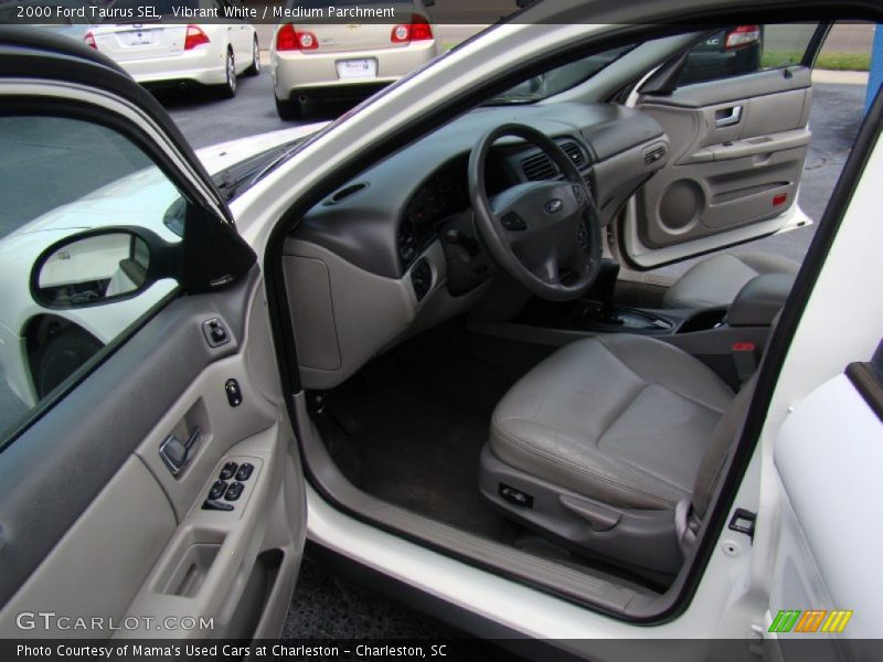 Vibrant White / Medium Parchment 2000 Ford Taurus SEL