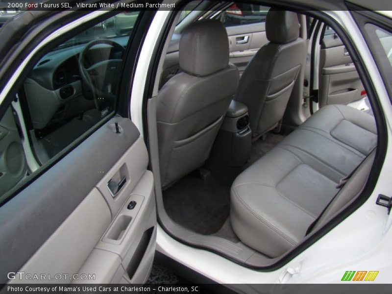 Vibrant White / Medium Parchment 2000 Ford Taurus SEL