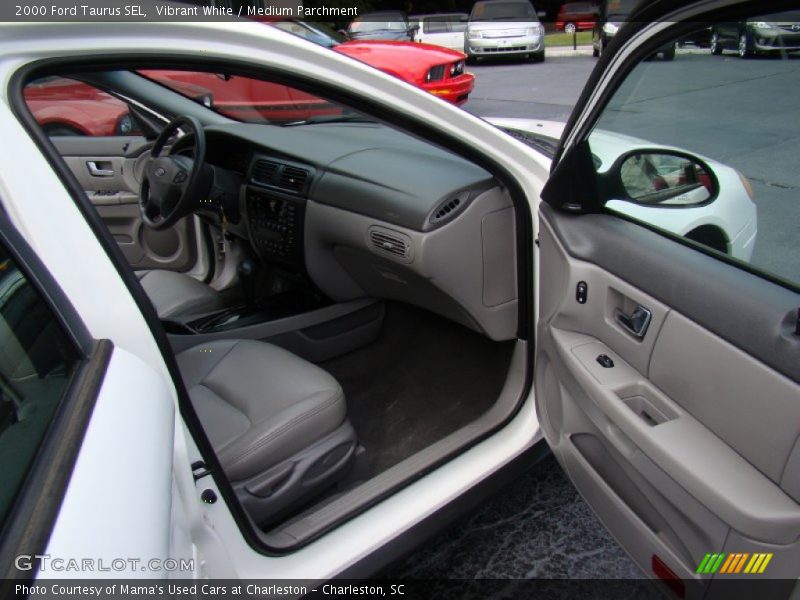 Vibrant White / Medium Parchment 2000 Ford Taurus SEL