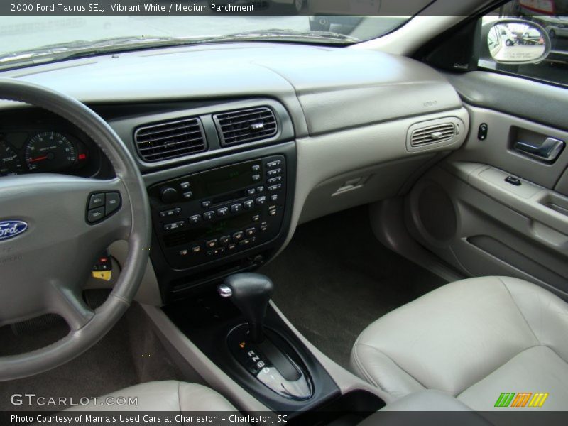 Vibrant White / Medium Parchment 2000 Ford Taurus SEL