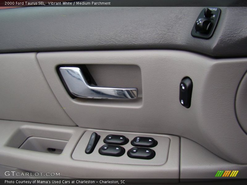 Vibrant White / Medium Parchment 2000 Ford Taurus SEL