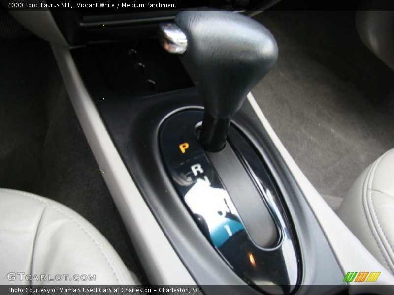 Vibrant White / Medium Parchment 2000 Ford Taurus SEL