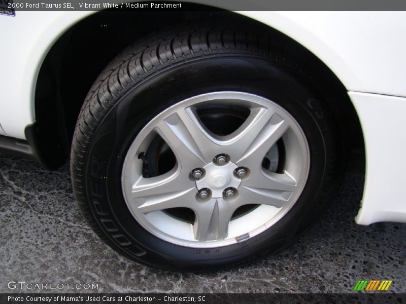 Vibrant White / Medium Parchment 2000 Ford Taurus SEL