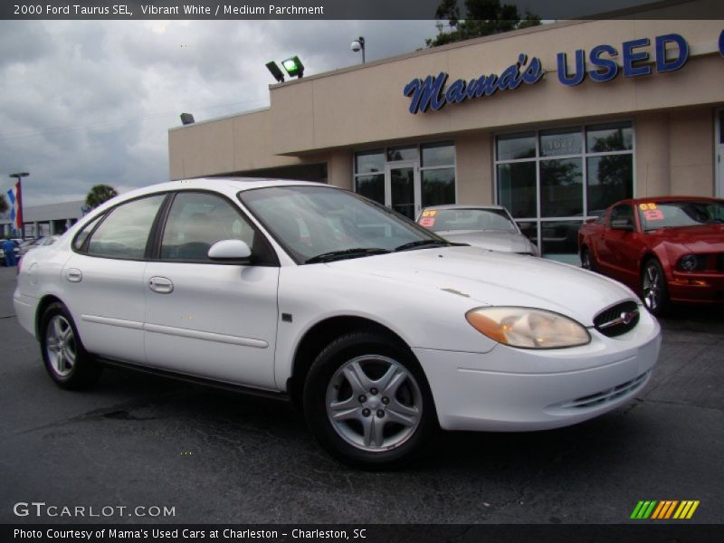 Vibrant White / Medium Parchment 2000 Ford Taurus SEL