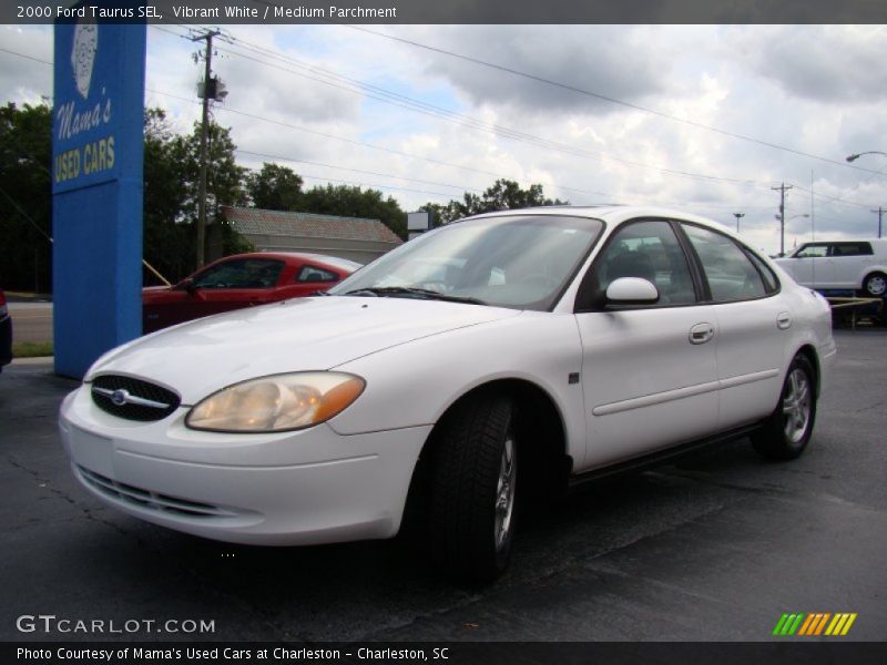 Vibrant White / Medium Parchment 2000 Ford Taurus SEL