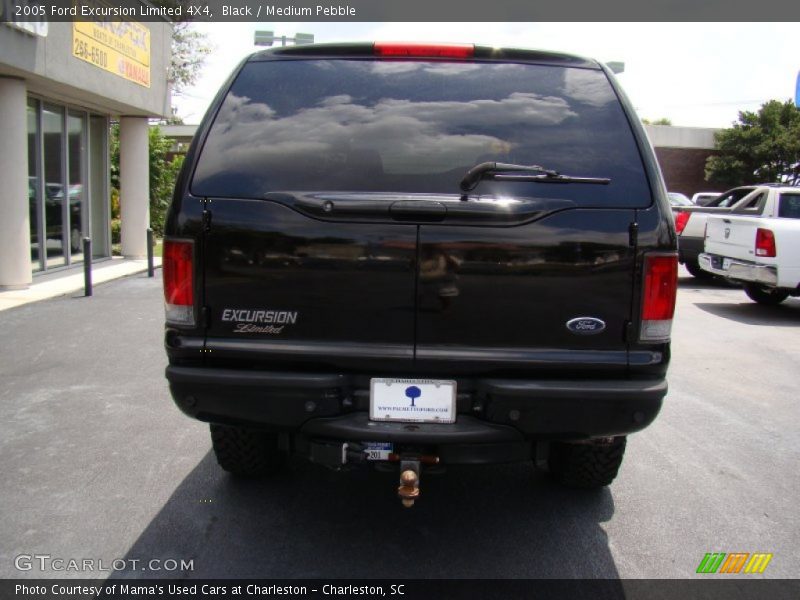 Black / Medium Pebble 2005 Ford Excursion Limited 4X4
