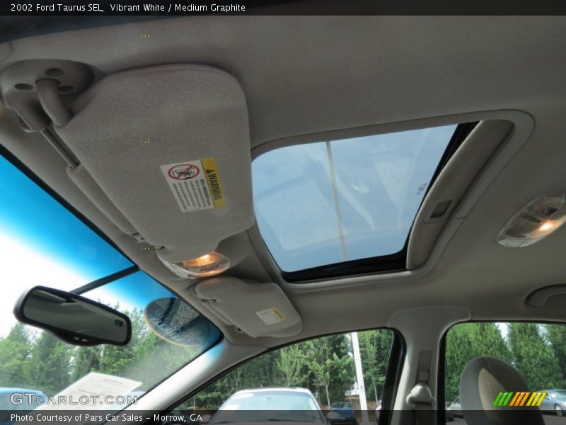 Vibrant White / Medium Graphite 2002 Ford Taurus SEL