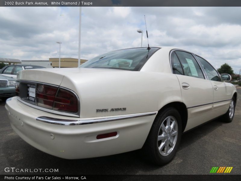 White Diamond / Taupe 2002 Buick Park Avenue