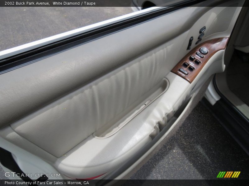 White Diamond / Taupe 2002 Buick Park Avenue