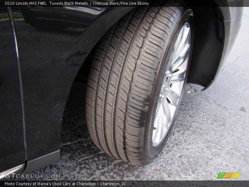 Tuxedo Black Metallic / Charcoal Black/Fine Line Ebony 2010 Lincoln MKS FWD