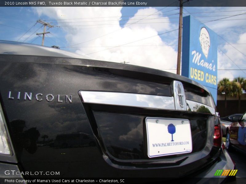 Tuxedo Black Metallic / Charcoal Black/Fine Line Ebony 2010 Lincoln MKS FWD
