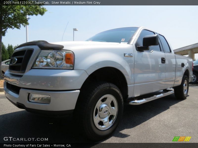 Silver Metallic / Medium Flint Grey 2005 Ford F150 XLT SuperCab
