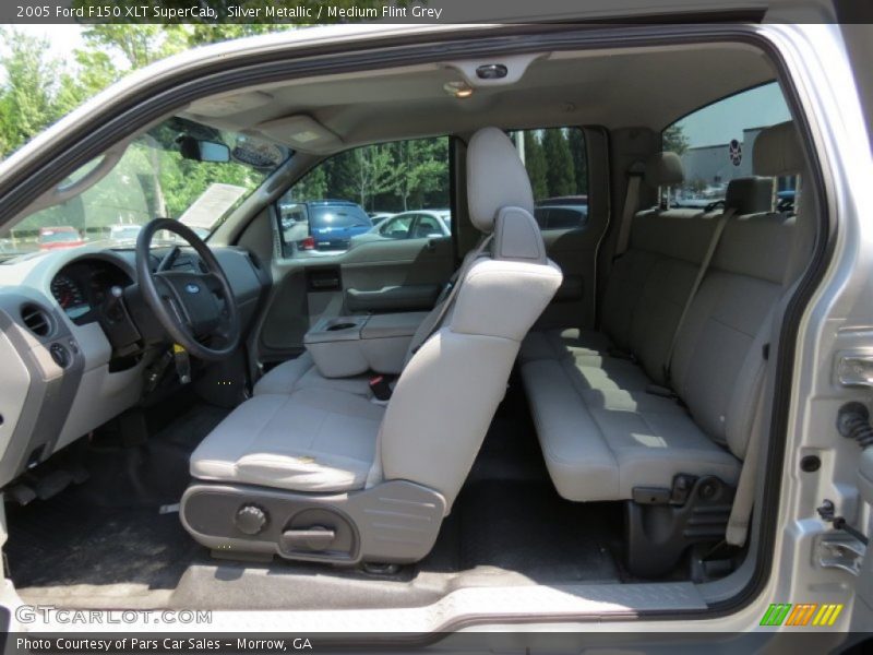 Silver Metallic / Medium Flint Grey 2005 Ford F150 XLT SuperCab