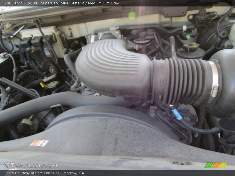 Silver Metallic / Medium Flint Grey 2005 Ford F150 XLT SuperCab