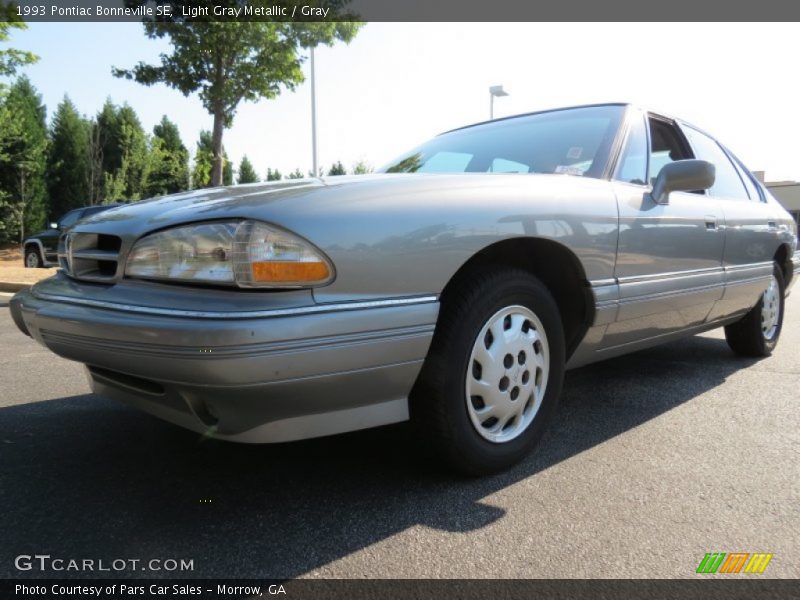 Light Gray Metallic / Gray 1993 Pontiac Bonneville SE