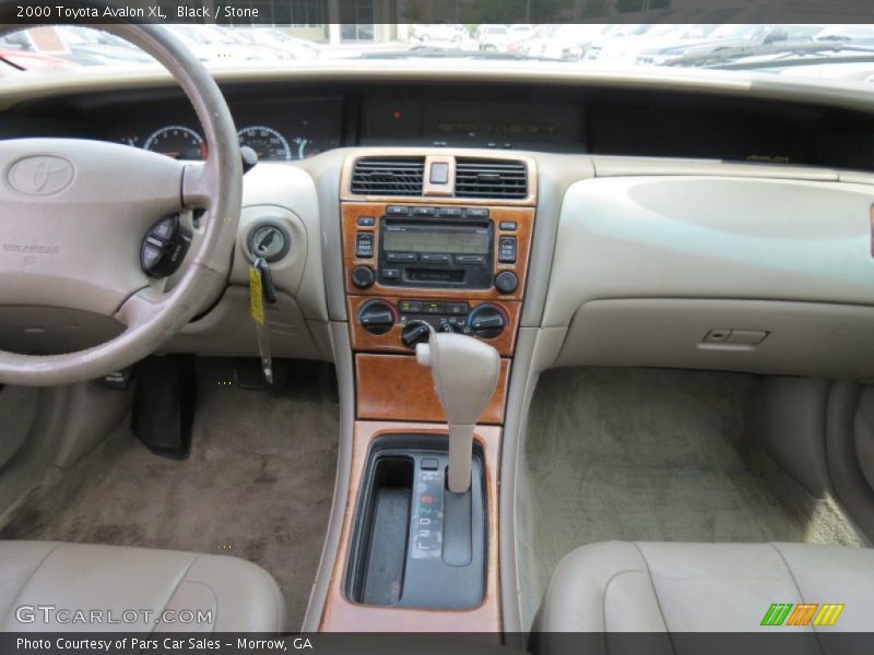 Black / Stone 2000 Toyota Avalon XL