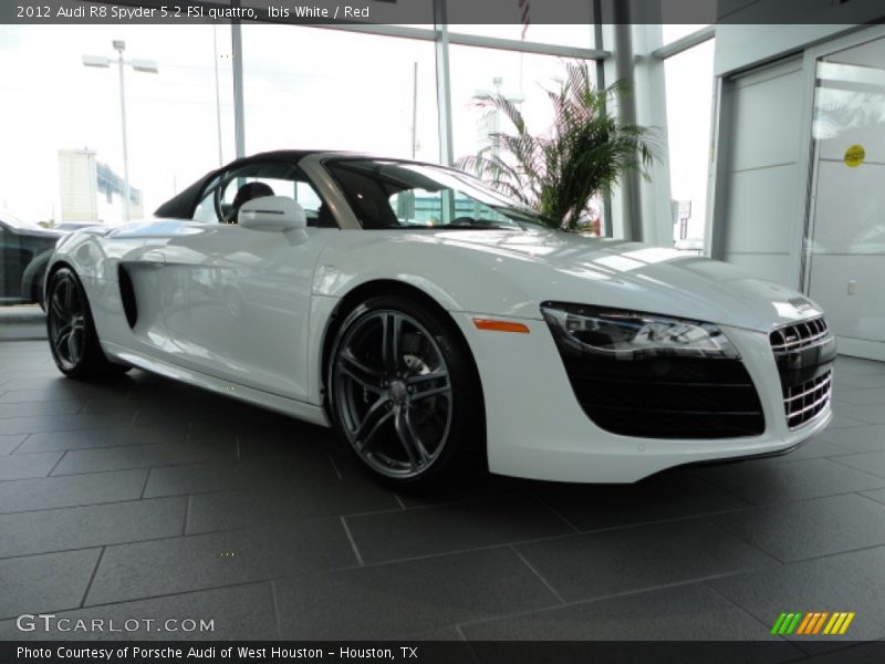 Front 3/4 View of 2012 R8 Spyder 5.2 FSI quattro