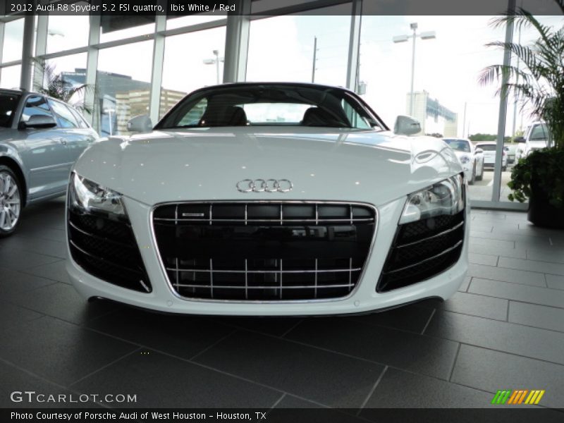 Ibis White / Red 2012 Audi R8 Spyder 5.2 FSI quattro