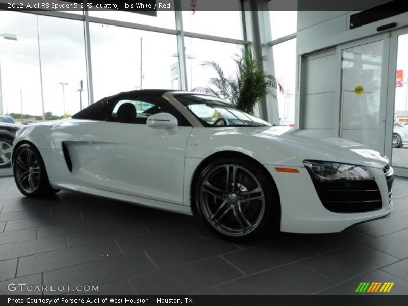 Ibis White / Red 2012 Audi R8 Spyder 5.2 FSI quattro