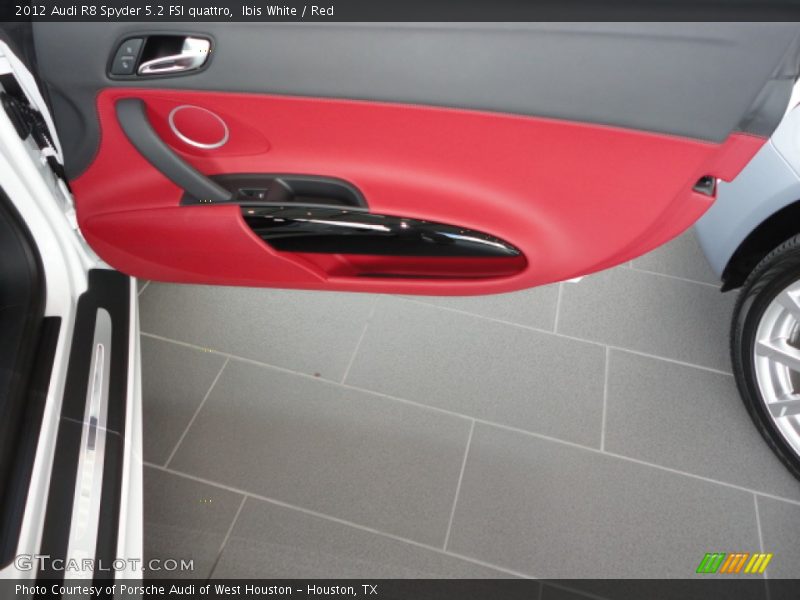 Ibis White / Red 2012 Audi R8 Spyder 5.2 FSI quattro