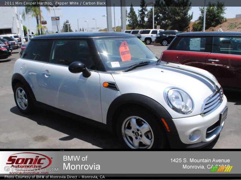 Pepper White / Carbon Black 2011 Mini Cooper Hardtop