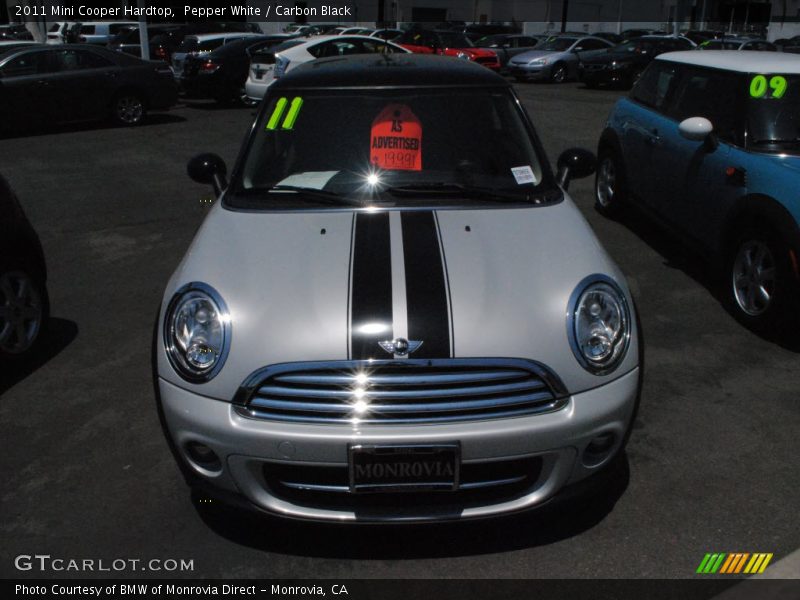 Pepper White / Carbon Black 2011 Mini Cooper Hardtop